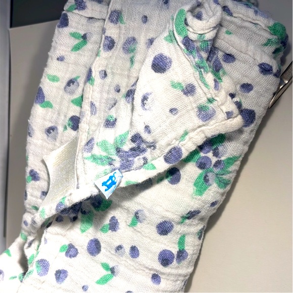 Little Unicorn Cotton Muslin Single Newborn Swaddle Organic- Blueberry Print - Picture 3 of 9